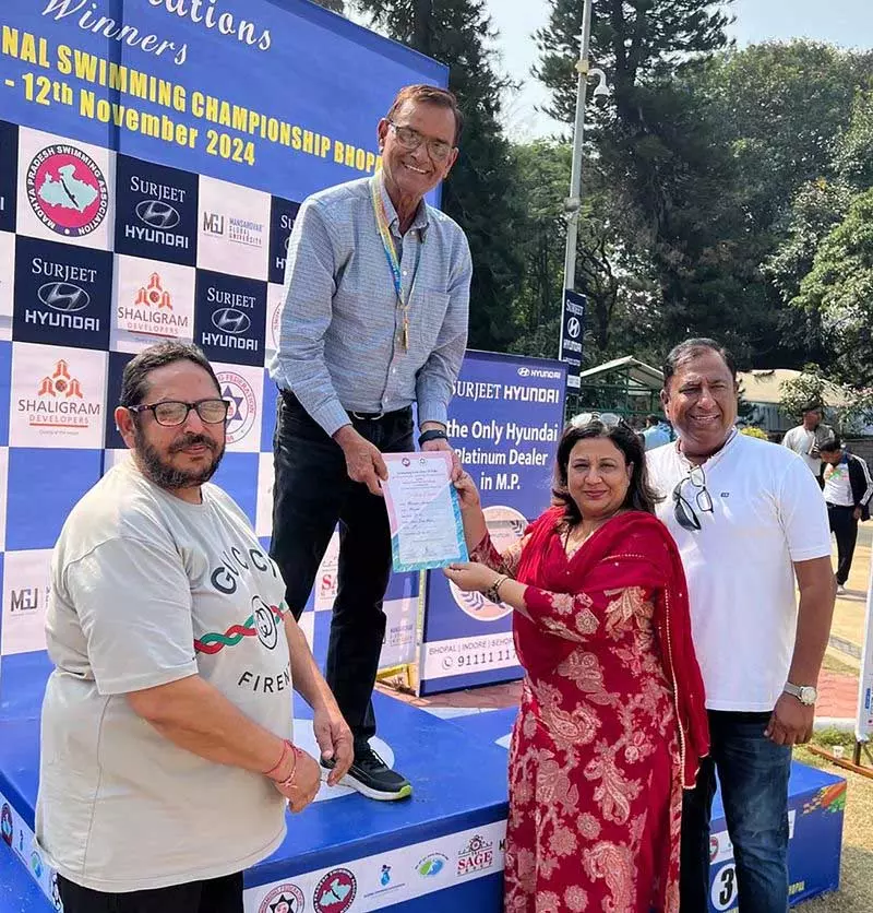 Jalandhar: व्यवसायी से चैंपियन तैराक तक, परवीन युवाओं के लिए प्रेरणा हैं Jalandhar: व्यवसायी से चैंपियन तैराक तक, परवीन युवाओं के लिए प्रेरणा हैं