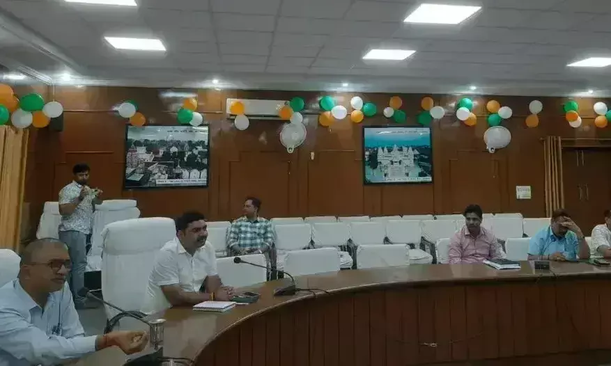 Farrukhabad: पांचाल घाट की बदहाली पर डीएम ने जताई नाराजगी Farrukhabad: पांचाल घाट की बदहाली पर डीएम ने जताई नाराजगी