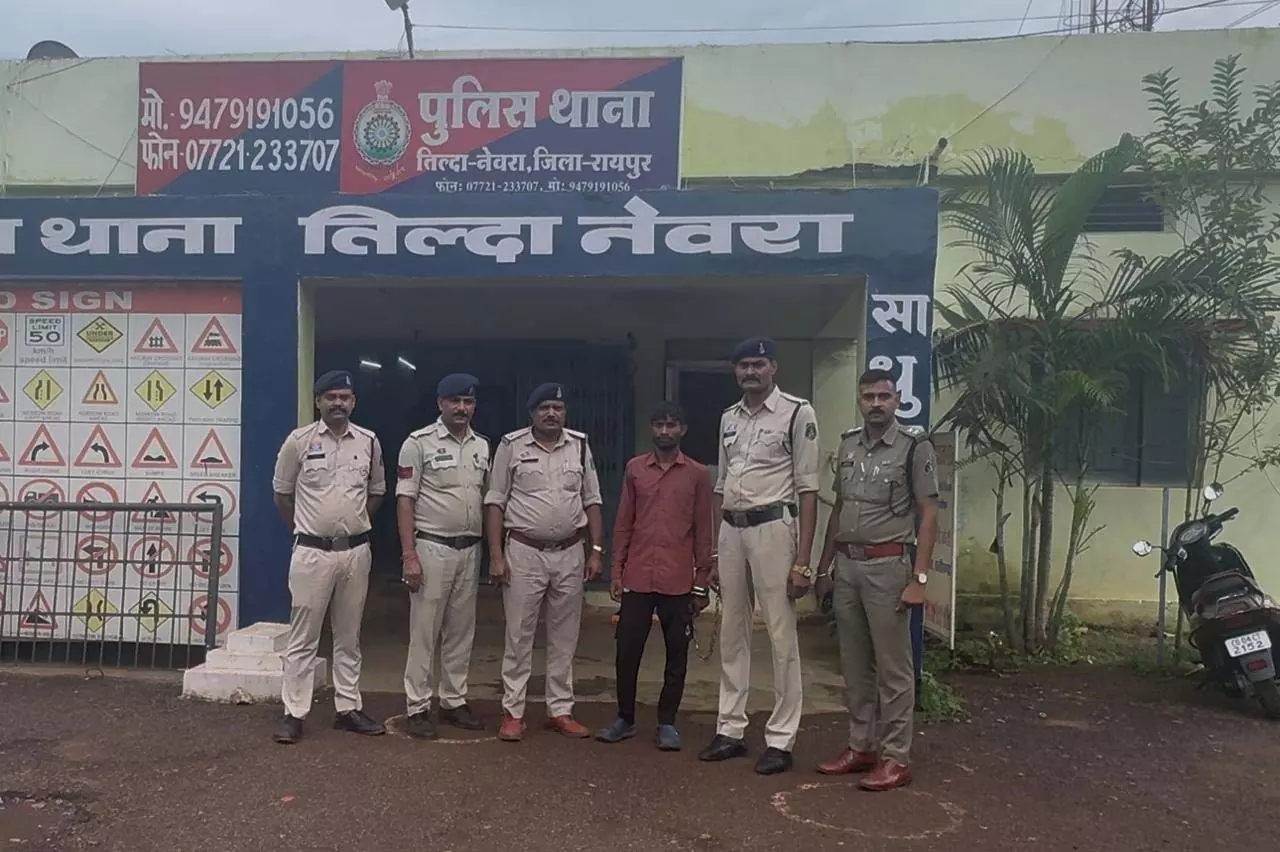 Raipur Breaking: गर्भवती पत्नी की गला दबाकर हत्या करने वाला पति गिरफ्तार, 24 घंटे में खुलासा Raipur Breaking: गर्भवती पत्नी की गला दबाकर हत्या करने वाला पति गिरफ्तार, 24 घंटे में खुलासा