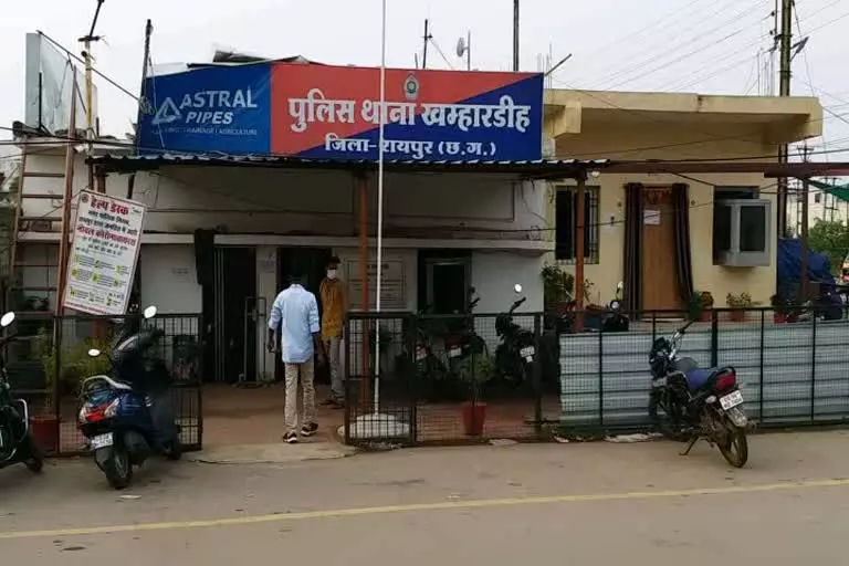 बजरंग दल कार्यकर्ताओं की दबंगई, पत्रकार के साथ भावना नगर में मारपीट बजरंग दल कार्यकर्ताओं की दबंगई, पत्रकार के साथ भावना नगर में मारपीट