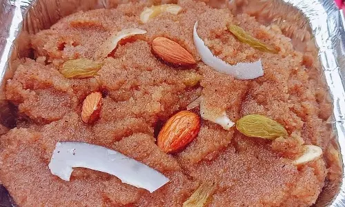 Kashmiri Halwa: इस मीठी डिश से करें मेहमानों का मुंह मीठा