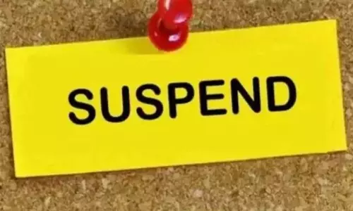 आश्रम छात्रावास के प्रभारी अधीक्षक सस्पेंड, देख-रेख में लापरवाही का आरोप
