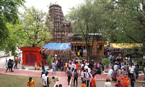 भोरमदेव मंदिर में भोले बाबा के भक्तों की उमड़ी भीड़