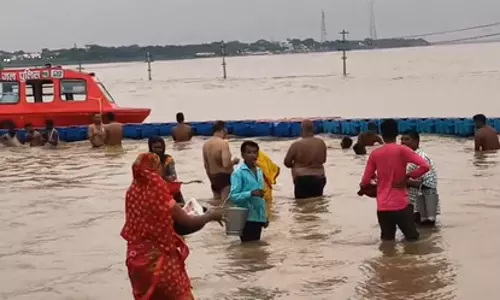 सावन के पहले दिन काशी, हरिद्वार और प्रयागराज में उमड़े श्रद्धालु, VIDEO