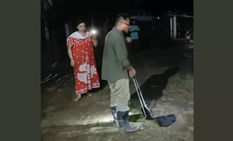 Assam: तिनसुकिया से बैंडेड क्रेट को बचाया गया, सुरक्षित रूप से जंगल में छोड़ा गया Assam: तिनसुकिया से बैंडेड क्रेट को बचाया गया, सुरक्षित रूप से जंगल में छोड़ा गया