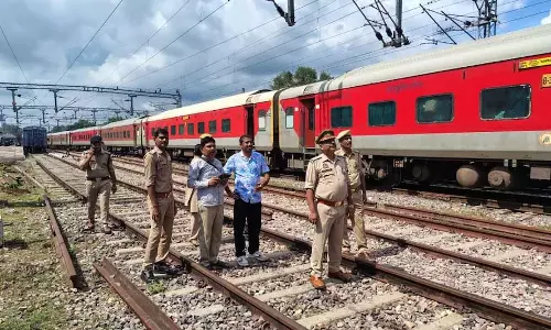 ट्रेन सुरक्षा बढ़ाने के लिए रेलवे करेगा AI का इस्तेमाल ट्रेन सुरक्षा बढ़ाने के लिए रेलवे करेगा AI का इस्तेमाल