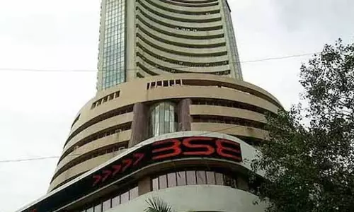 ट्रंप टैरिफ पर अनिश्चितता से शेयर बाजार लाल निशान में खुला