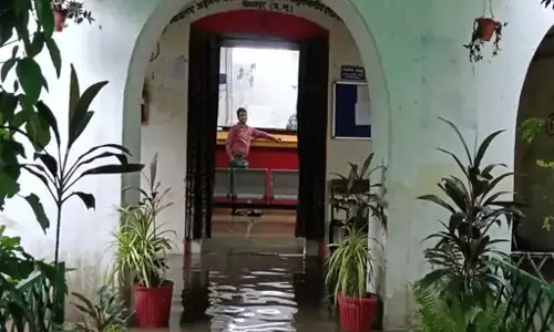 सरकारी दफ्तर और बंगलों में भरा पानी, पंप से निकाला गया