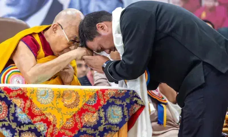 Arunachal CM ने दलाई लामा को भारत रत्न देने की वकालत की, चीन के दावे को नकारा