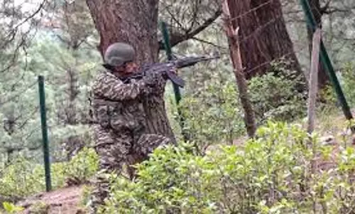 Jammu Kashmir: आतंकी ठिकाना ध्वस्त, भारी संख्या में हथियार बरामद, इलाके की घेराबंदी