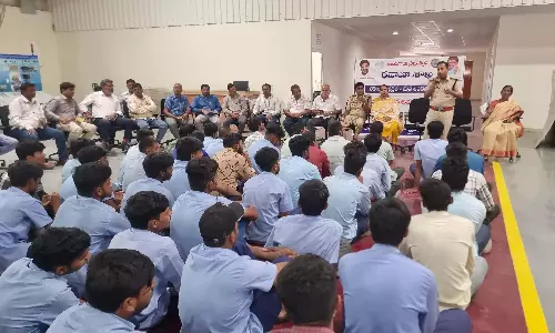 RTA स्कूलों और कॉलेजों में सड़क सुरक्षा क्लब स्थापित करने की योजना RTA स्कूलों और कॉलेजों में सड़क सुरक्षा क्लब स्थापित करने की योजना