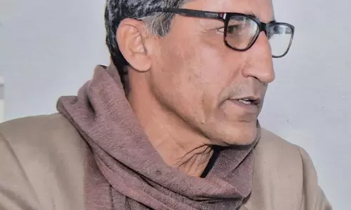 Haryana : डाँट से नाराज़ 2 छात्रों ने हिसार के स्कूल निदेशक की चाकू मारकर हत्या कर दी Haryana : डाँट से नाराज़ 2 छात्रों ने हिसार के स्कूल निदेशक की चाकू मारकर हत्या कर दी