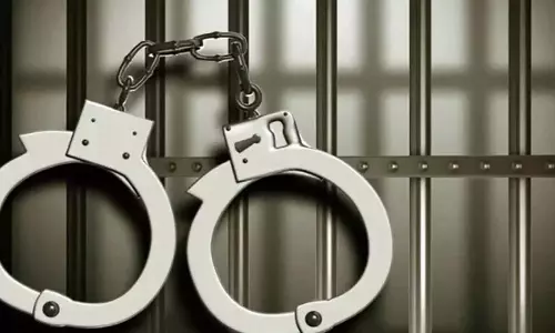 अश्लील वीडियो पोस्ट करने के आरोप में व्यक्ति गिरफ्तार, COM ने कड़ी कार्रवाई की चेतावनी दी