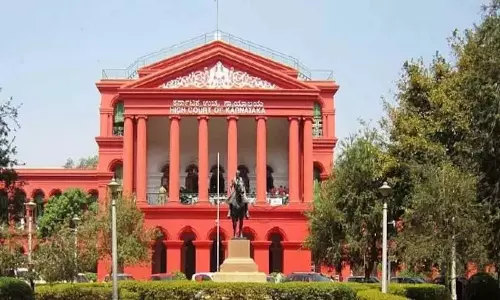 MUDA मामले में सीएम की पत्नी और शीर्ष पुलिस अधिकारियों को नोटिस जारी MUDA मामले में सीएम की पत्नी और शीर्ष पुलिस अधिकारियों को नोटिस जारी