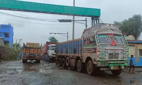 सुंदरगढ़ की फैक्ट्रियां प्रवासियों के लिए बनीं मौत का जाल सुंदरगढ़ की फैक्ट्रियां प्रवासियों के लिए बनीं मौत का जाल