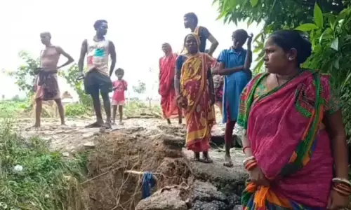 भद्रक में आधी रात को नहर का पानी घरों में घुसा, 30 परिवार प्रभावित