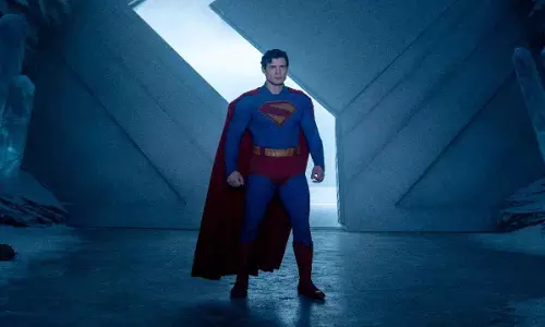 Superman में हेनरी कैविल की जगह डेविड कोरेंसवेट को क्यों लिया गया?