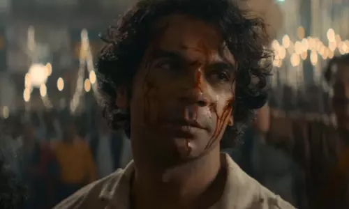 Maalik अंतिम अग्रिम बुकिंग Maalik अंतिम अग्रिम बुकिंग
