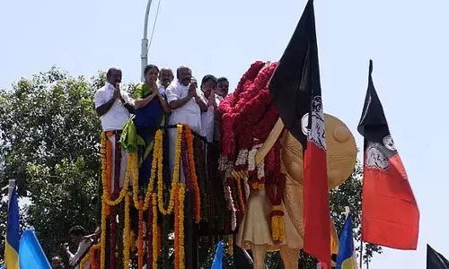 क्या तमिलनाडु में AIADMK और TDP के झंडे नहीं फहराए जाने चाहिए?: जयकुमार ने मुख्यमंत्री से सवाल किया क्या तमिलनाडु में AIADMK और TDP के झंडे नहीं फहराए जाने चाहिए?: जयकुमार ने मुख्यमंत्री से सवाल किया