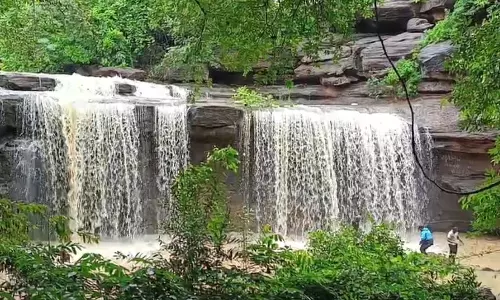 वाटरफॉल ने पर्यटकों को बालोद की ओर किया आकर्षित