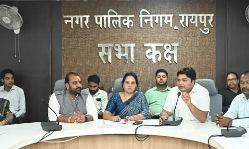 रायपुर : किसी भी घर में जलभराव ना हो, सभी जोन कमिश्नर को महापौर मीनल चौबे ने दिए आवश्यक निर्देश रायपुर : किसी भी घर में जलभराव ना हो, सभी जोन कमिश्नर को महापौर मीनल चौबे ने दिए आवश्यक निर्देश