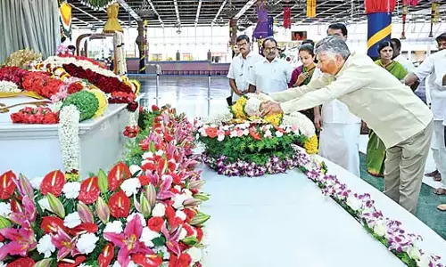 Andhra : सत्य साईं की शताब्दी धूमधाम से मनाएं
