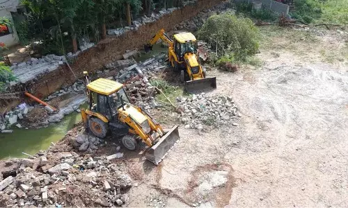 हाइड्रा ने हैदराबाद में बालकापुर और IDL नालों से अतिक्रमण हटाया