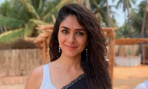 TV से बॉलीवुड तक, मृणाल ठाकुर ने कैसे तय किया स्टारडम का रास्ता TV से बॉलीवुड तक, मृणाल ठाकुर ने कैसे तय किया स्टारडम का रास्ता