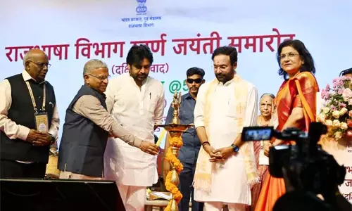 हिंदी का अंधाधुंध विरोध ठीक नहीं: उपमुख्यमंत्री पवन कल्याण हिंदी का अंधाधुंध विरोध ठीक नहीं: उपमुख्यमंत्री पवन कल्याण