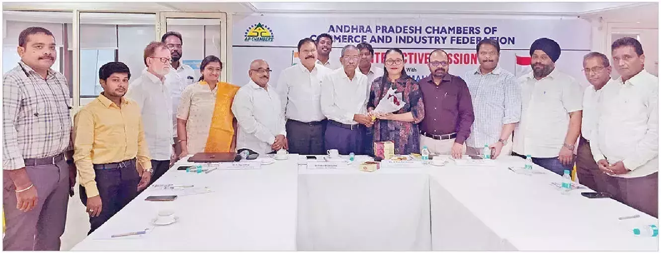 Andhra: इंडोनेशिया से भारतीय वस्तुओं के आयात के मानदंडों में बदलाव का आग्रह Andhra: इंडोनेशिया से भारतीय वस्तुओं के आयात के मानदंडों में बदलाव का आग्रह