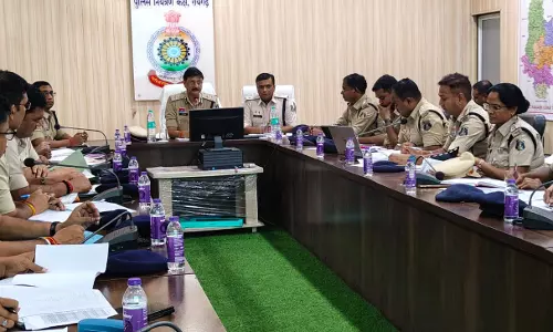 आईजी डॉ. संजीव शुक्ला ने रायगढ़ पुलिस के अधिकारियों की बैठक ली आईजी डॉ. संजीव शुक्ला ने रायगढ़ पुलिस के अधिकारियों की बैठक ली