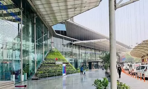 एयरपोर्ट से बेहद चौंकाने वाली खबर एयरपोर्ट से बेहद चौंकाने वाली खबर