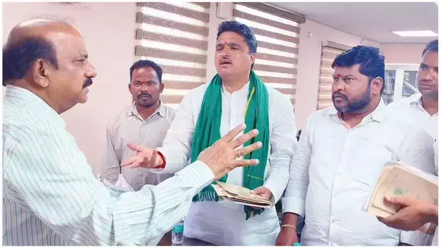Andhra: आदिवासी किसानों ने ग्रीनको एनर्जी के खिलाफ प्रदर्शन किया, जमीन वापस मांगी