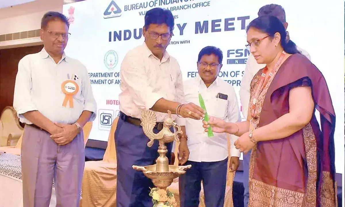 BIS ने ‘मेड इन इंडिया’ उत्पादों के लिए गुणवत्ता मानकों पर जोर दिया BIS ने ‘मेड इन इंडिया’ उत्पादों के लिए गुणवत्ता मानकों पर जोर दिया