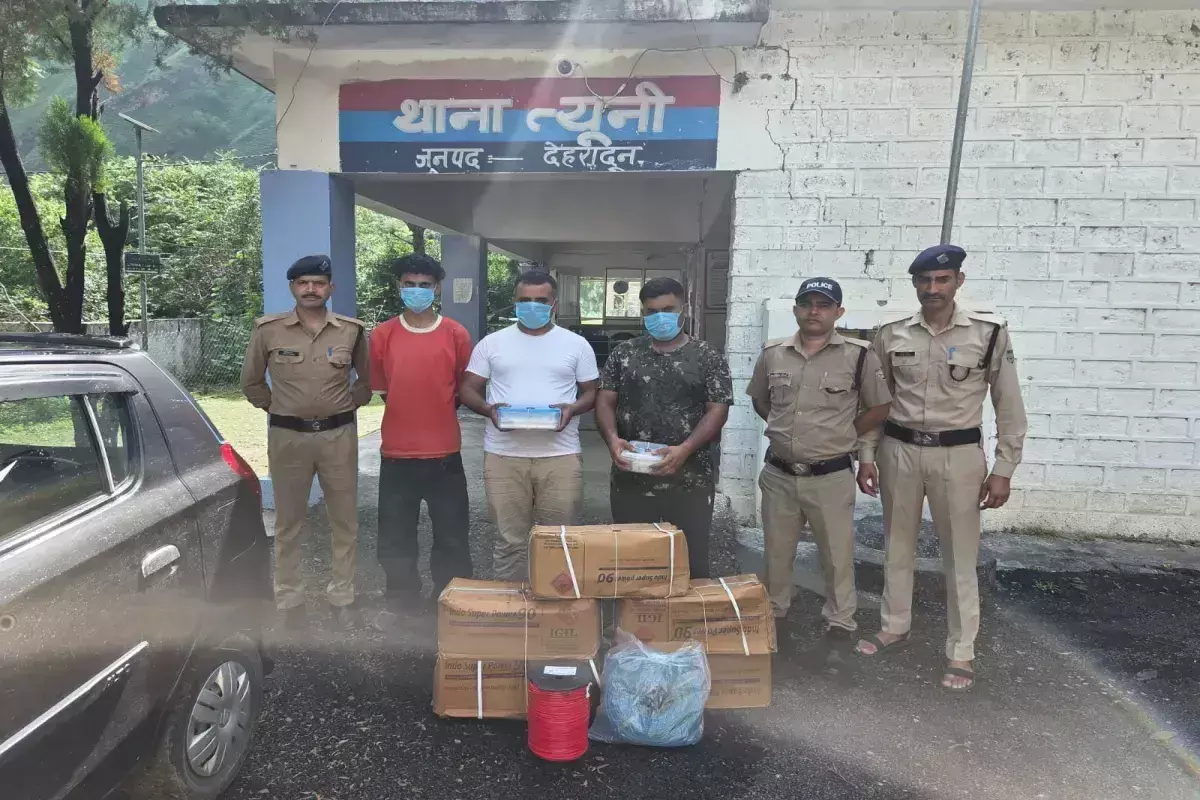 Dehradun में 125 किलो विस्फोटक बरामद, तीन गिरफ्तार