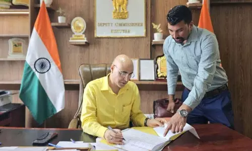 DC ने सड़क दुर्घटना पीड़ितों को मुआवजा वितरित किया DC ने सड़क दुर्घटना पीड़ितों को मुआवजा वितरित किया