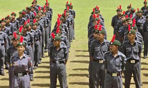 NCC की बालिका कैडेटों को वार्षिक शिविर में मार्शल आर्ट का प्रशिक्षण दिया गया NCC की बालिका कैडेटों को वार्षिक शिविर में मार्शल आर्ट का प्रशिक्षण दिया गया