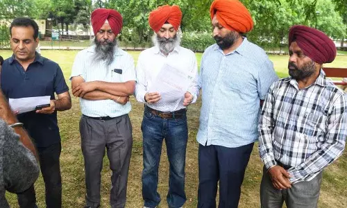 प्रदूषणकारी रंगाई उद्योग को ‘बचाने’ के लिए समिति ने PPCB की आलोचना की प्रदूषणकारी रंगाई उद्योग को ‘बचाने’ के लिए समिति ने PPCB की आलोचना की