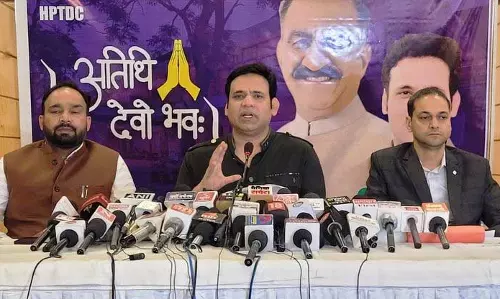 Himachal: 4 होटलों को आउटसोर्स करने के कैबिनेट के फैसले की समीक्षा की मांग की Himachal: 4 होटलों को आउटसोर्स करने के कैबिनेट के फैसले की समीक्षा की मांग की