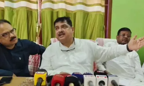 बेदखली पर हाईकोर्ट को पत्र, सांसद रकीबुल हुसैन ने धुबरी में बेदखल लोगों से मुलाकात की