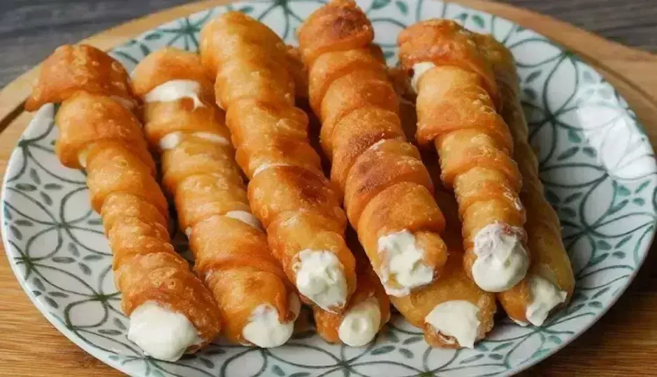 Bread Cream Roll: घर में बनाये बेकरी जैसी यह डिश Bread Cream Roll: घर में बनाये बेकरी जैसी यह डिश