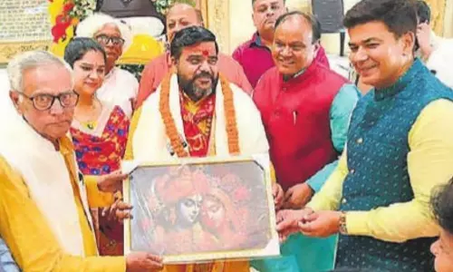 Bareilly: श्रद्धालुओं ने किया गंगा स्नान, गुरुजनों को किया गया सम्मानित Bareilly: श्रद्धालुओं ने किया गंगा स्नान, गुरुजनों को किया गया सम्मानित
