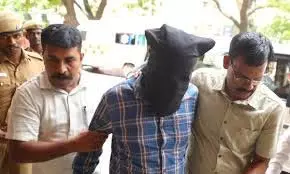कोवई विस्फोट मामले में आरोपी टेलर राजा को 24 जुलाई तक रिमांड पर लिया गया कोवई विस्फोट मामले में आरोपी टेलर राजा को 24 जुलाई तक रिमांड पर लिया गया