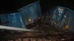 Rajasthan: देर रात मालगाड़ी पटरी से उतरी Rajasthan: देर रात मालगाड़ी पटरी से उतरी