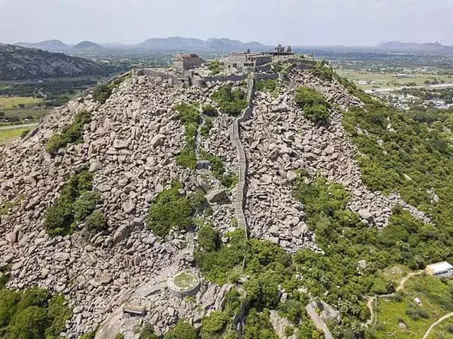UNESCO ने गेंजी किले को विश्व धरोहर स्थल घोषित किया UNESCO ने गेंजी किले को विश्व धरोहर स्थल घोषित किया