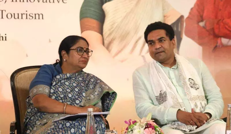 राजधानी में पर्यटन की अपार संभावनाएं: डिलाइट सम्मेलन में मुख्यमंत्री रेखा राजधानी में पर्यटन की अपार संभावनाएं: डिलाइट सम्मेलन में मुख्यमंत्री रेखा