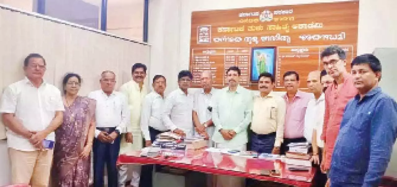 Karnataka: स्कूली पाठ्यक्रम के विस्तार के लिए तुलु भाषा अभियान शुरू किया Karnataka: स्कूली पाठ्यक्रम के विस्तार के लिए तुलु भाषा अभियान शुरू किया