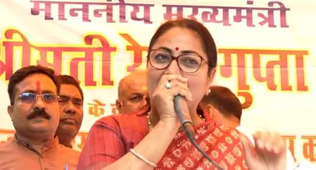 दिल्ली: मुख्यमंत्री रेखा गुप्ता ने शालीमार बाग में विकास परियोजनाओं का किया उद्घाटन दिल्ली: मुख्यमंत्री रेखा गुप्ता ने शालीमार बाग में विकास परियोजनाओं का किया उद्घाटन