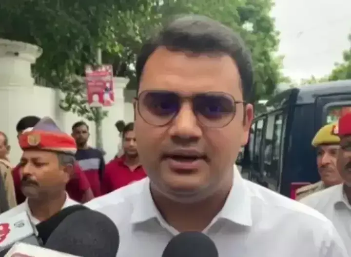 Badaun: जिलाधिकारी अवनीश राय ने कावड़ यात्रा को लेकर व्यवस्थाओं का लिया जायजा Badaun: जिलाधिकारी अवनीश राय ने कावड़ यात्रा को लेकर व्यवस्थाओं का लिया जायजा