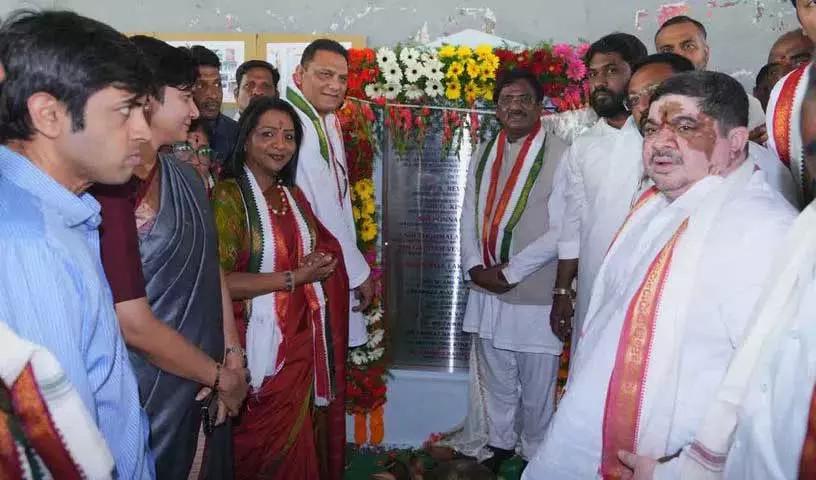 Hyderabad में नई सड़कों और नागरिक कार्यों की आधारशिला रखी गई Hyderabad में नई सड़कों और नागरिक कार्यों की आधारशिला रखी गई